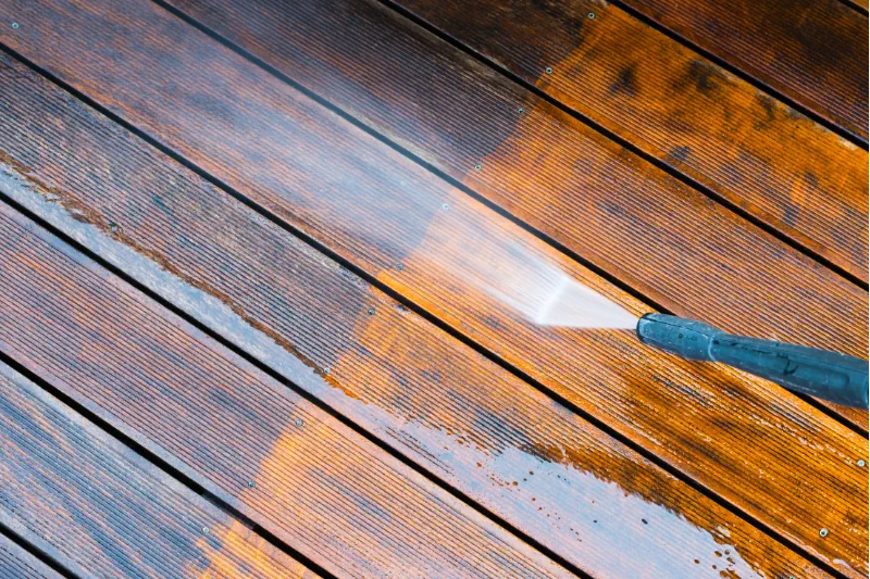 Deck Cleaning Timber deck professionally pressure cleaned
